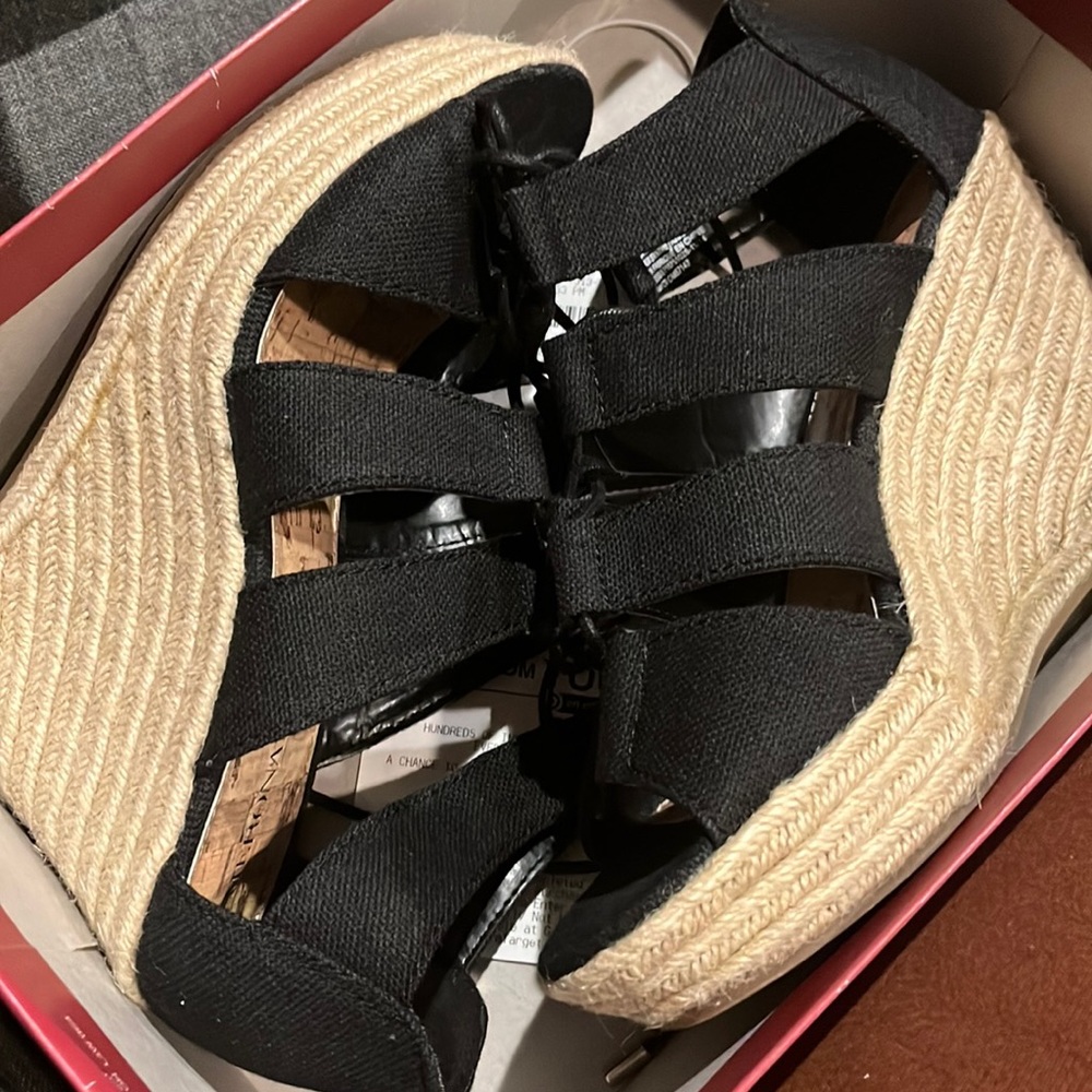 Brand new shoes Great condition size 6